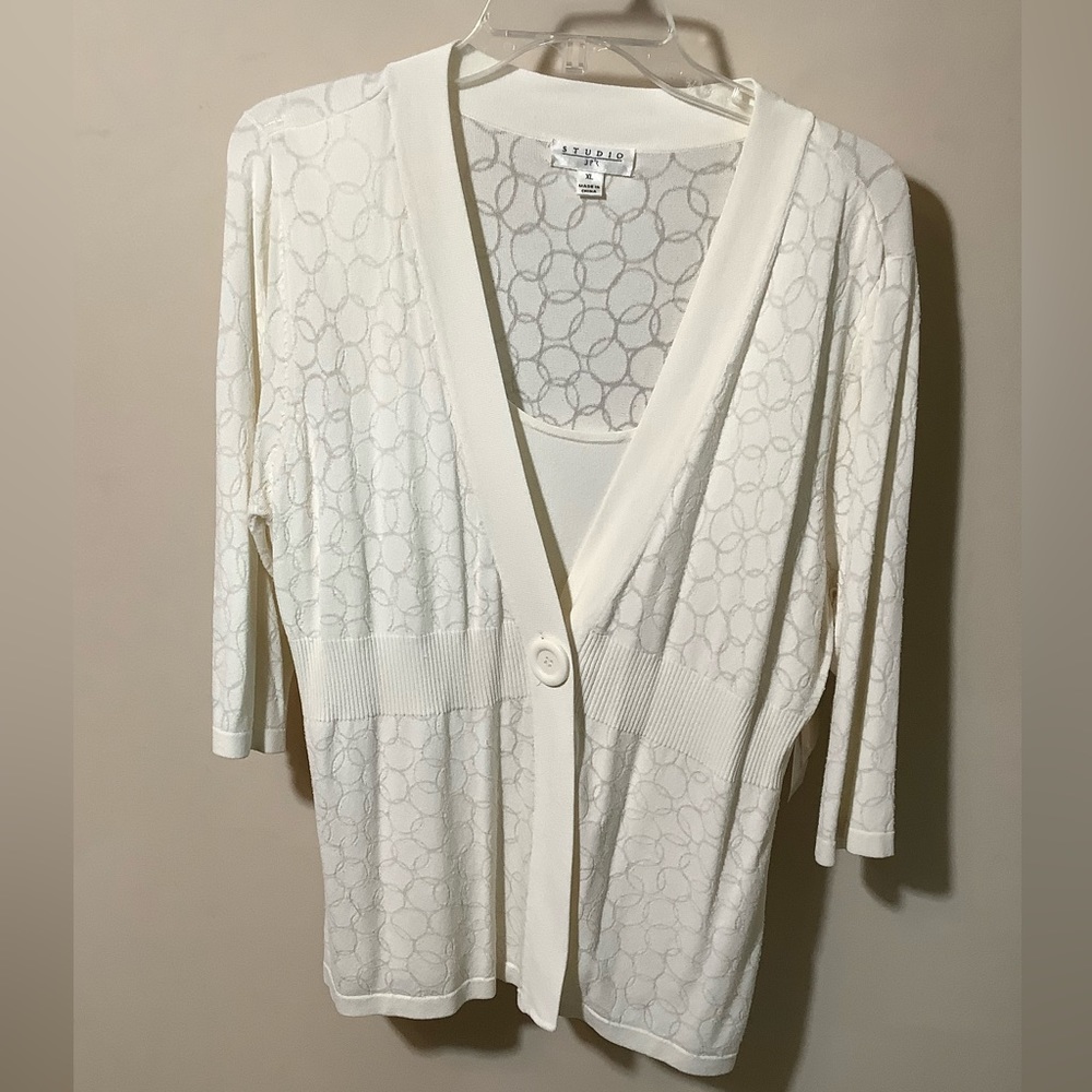 JPR Studio twin set, shell is sewn in cream in color circular pattern NWT  XL